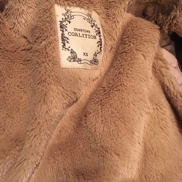 SOLD ❌Quilted vest - Picture 5 of 6